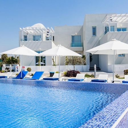 Blue Diamond Beach Villas Paphos ภายนอก รูปภาพ
