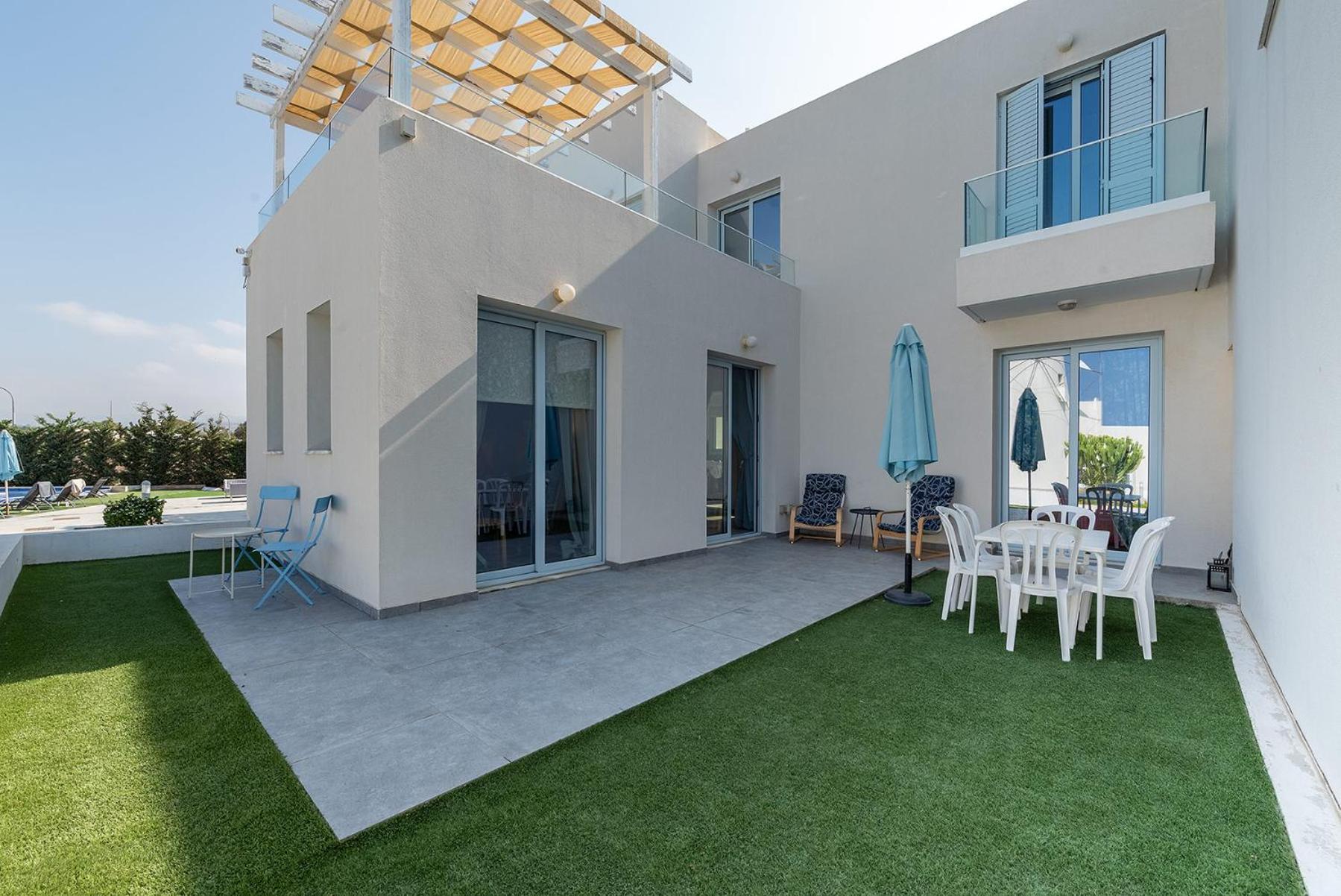 Blue Diamond Beach Villas Paphos ภายนอก รูปภาพ