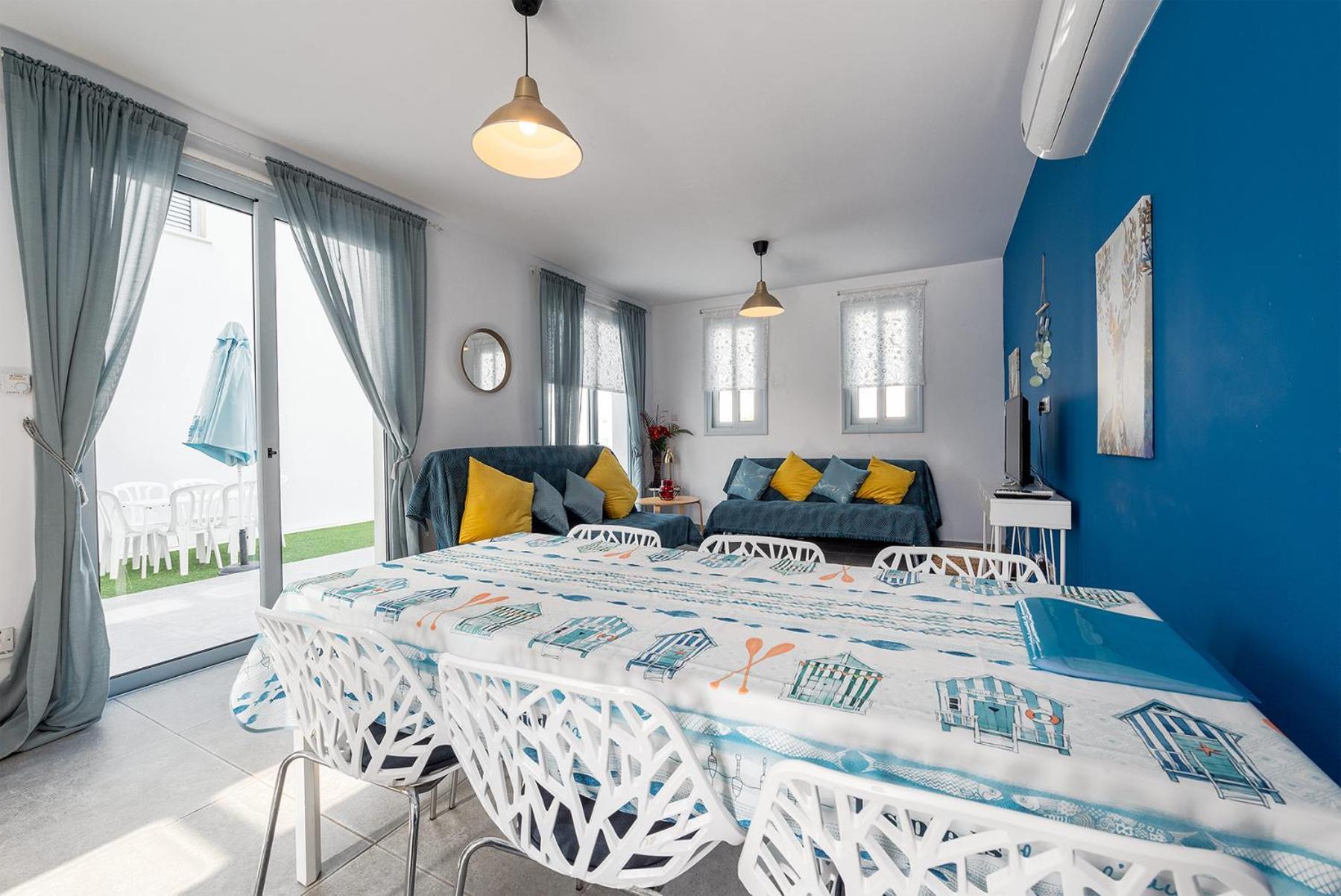 Blue Diamond Beach Villas Paphos ภายนอก รูปภาพ