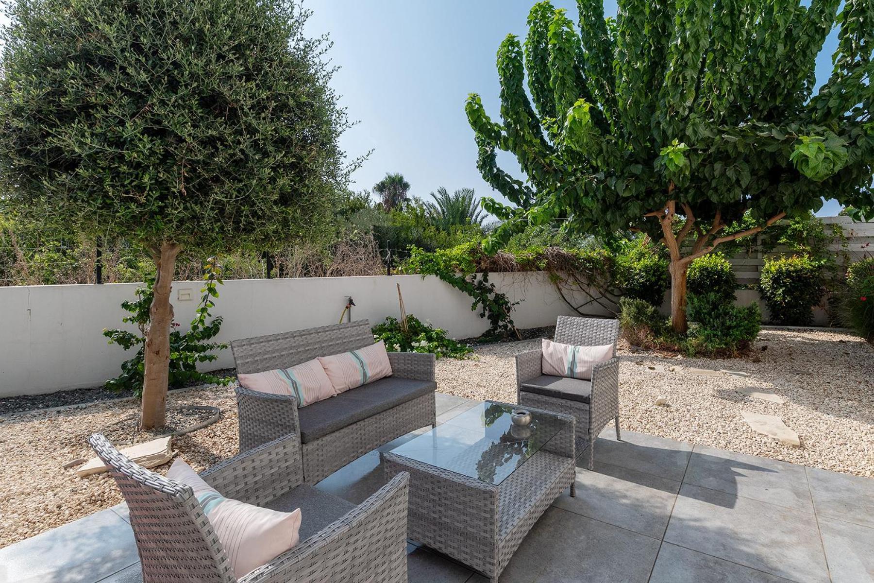 Blue Diamond Beach Villas Paphos ภายนอก รูปภาพ