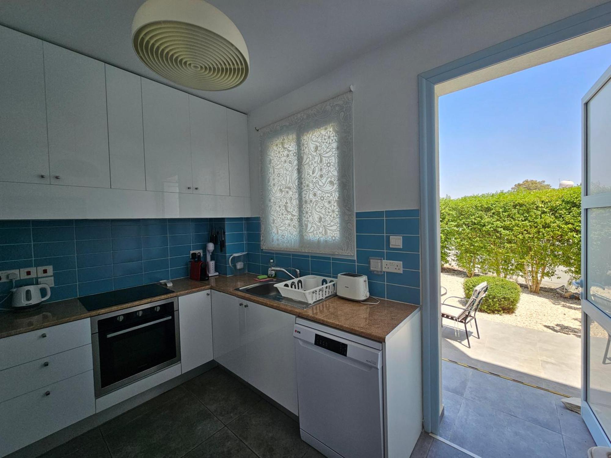 Blue Diamond Beach Villas Paphos ภายนอก รูปภาพ