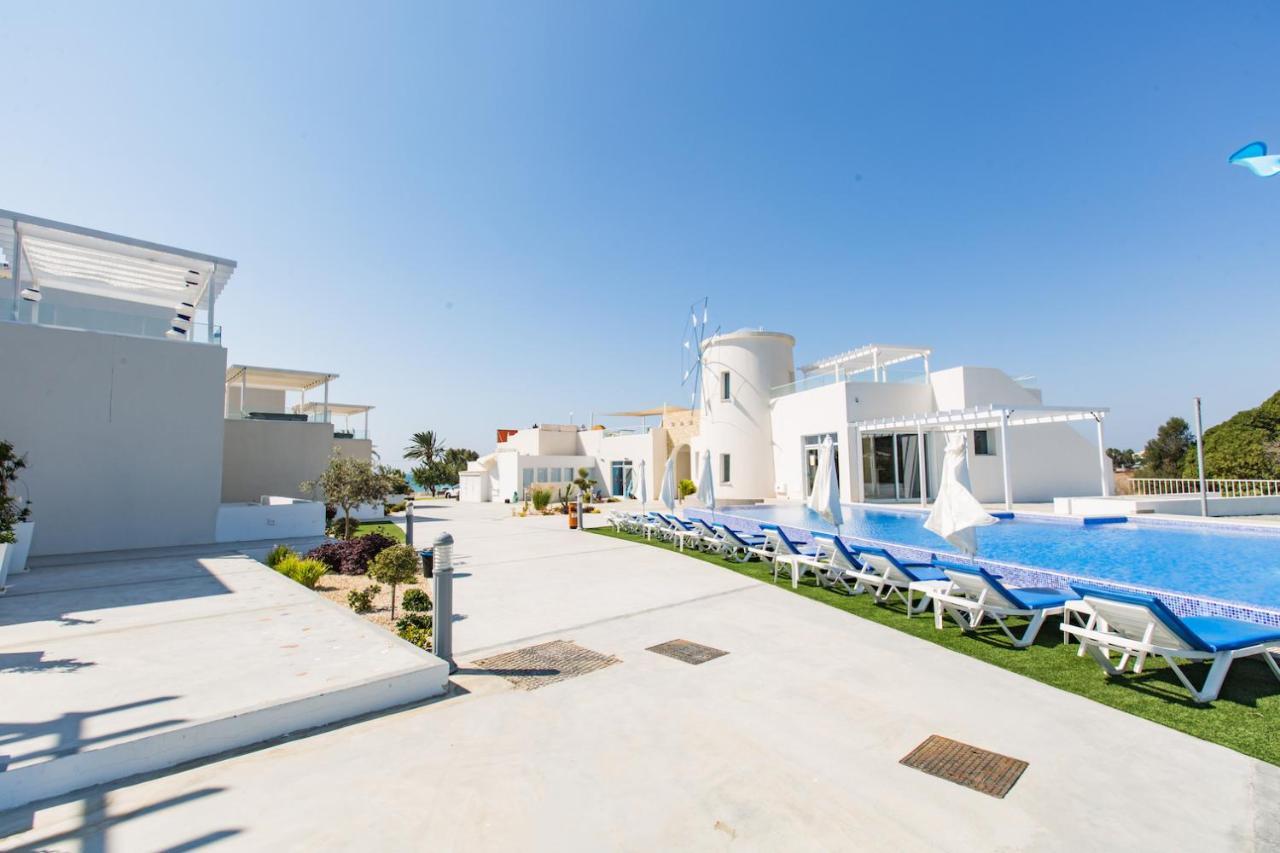 Blue Diamond Beach Villas Paphos ภายนอก รูปภาพ