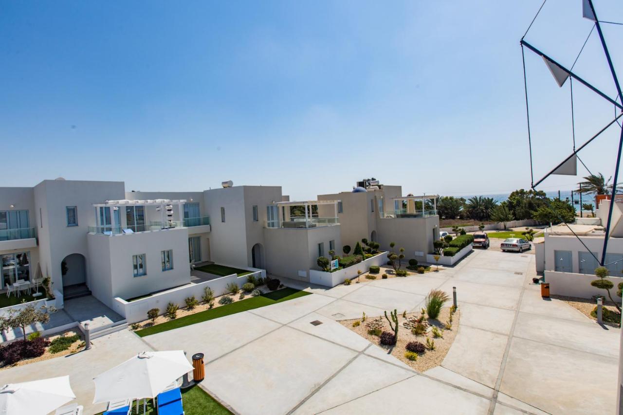 Blue Diamond Beach Villas Paphos ภายนอก รูปภาพ
