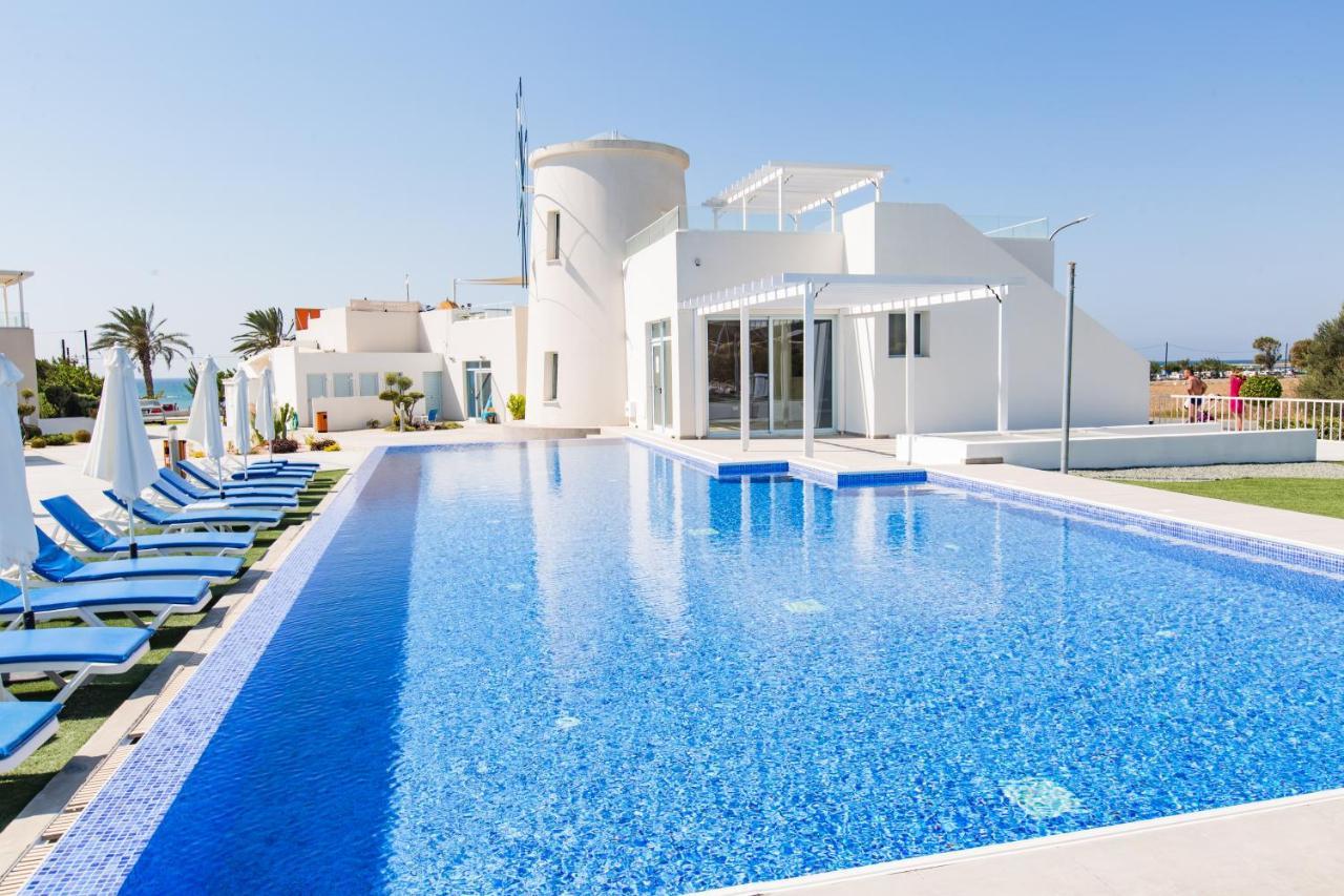 Blue Diamond Beach Villas Paphos ภายนอก รูปภาพ